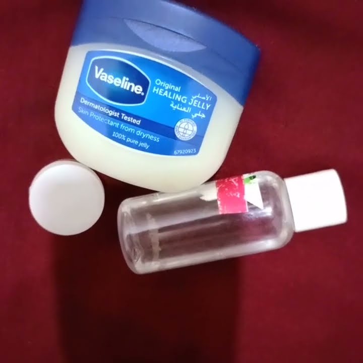 Untuk mengatasi telapak kaki pecah- pecah gunakan Vaseline. Ini kenampakan aslinya.
