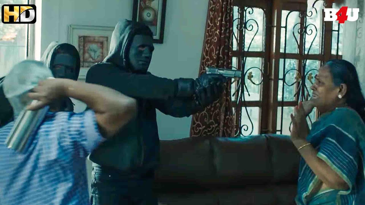 बुढ़िया तुम्हारी जवान बेटी कहा हे बता दे नहीं तो तुझे और तेरे बूढ़े पति को यहीं मौत के घाट उतार देंगे।