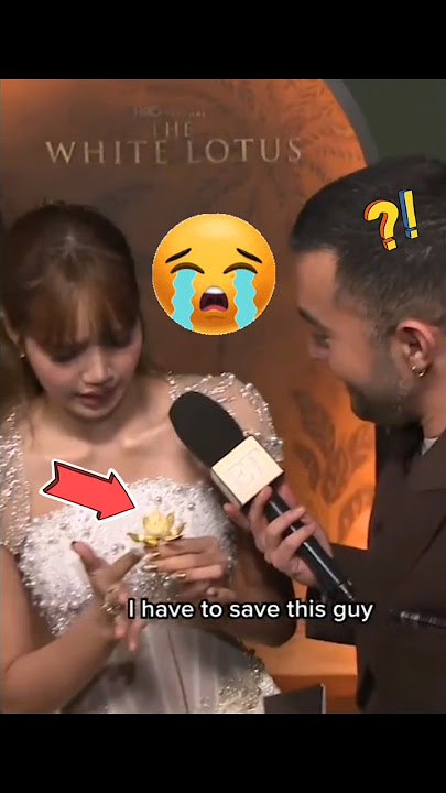 Lisa wants to cry cuz she broke her lotus ☹️🪷#lisa #blackpink #thewhitelotus #shorts #fyp #bornagain