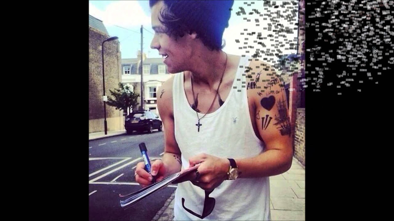 Harry Styles Pics (Kiss you)
