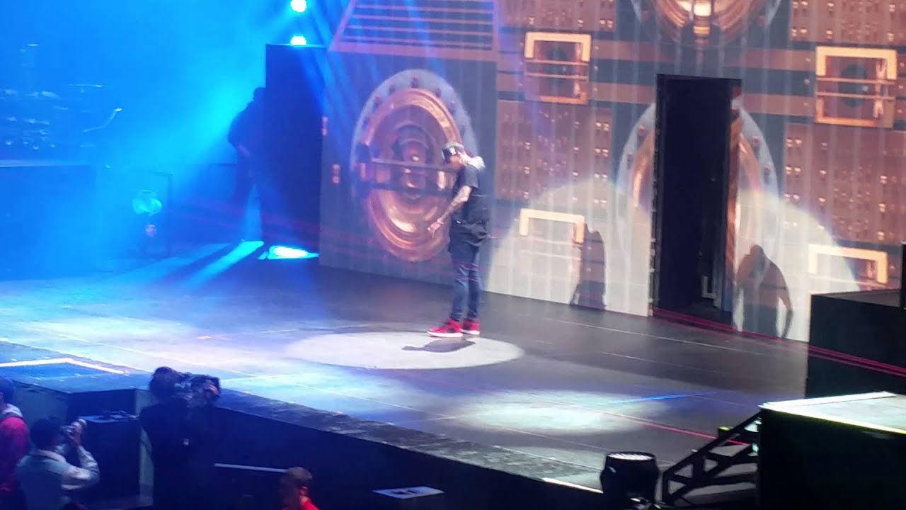 CHRIS BROWN LIVE - BETWEEN THE SHEETS TOUR