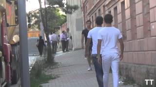 Sarılma Şakası / Hugging Prank !