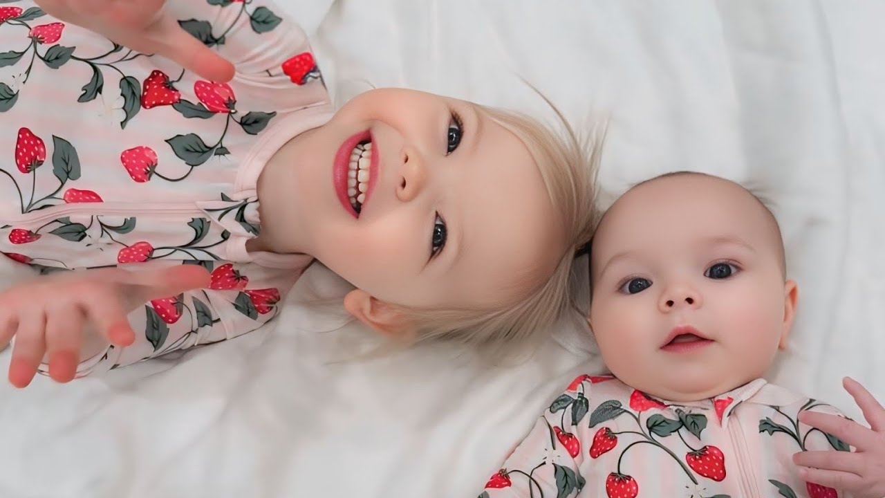 OHH MY SWEET ELLIE AND BABY SUTTON IS SO ADORABLE  LOOK AT THIS SO CUTE😍😍 SUTTON WAS TALKING TO ME 😉