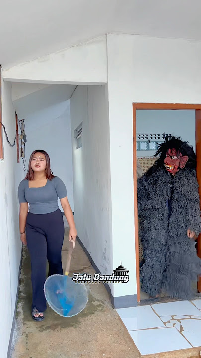 Cewe cantik kena prank ketuk pintu GRANDONG kena tampol bolak balik