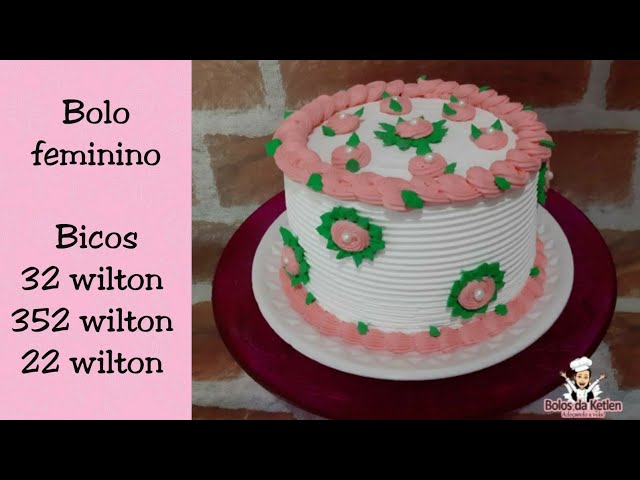 Bolo feminino, Chantilly rosa e branco, Redondo