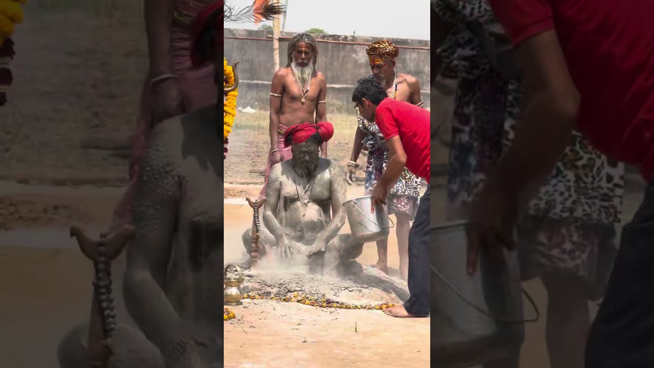 45% तापमान में तपती धूप में अग्नि तपस्या करता एक संत _हर हर महादेव 🚩🚩