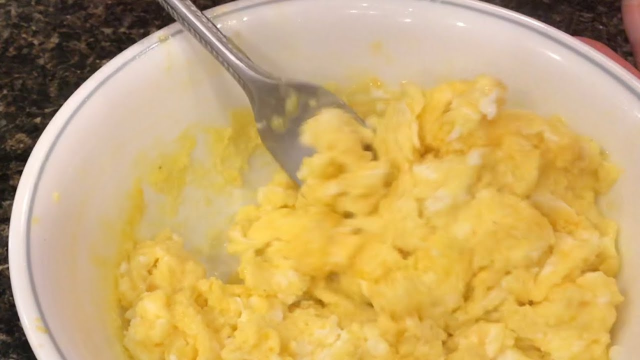 Microwave Scrambled Eggs (Fast and Easy!) - Cooking Classy