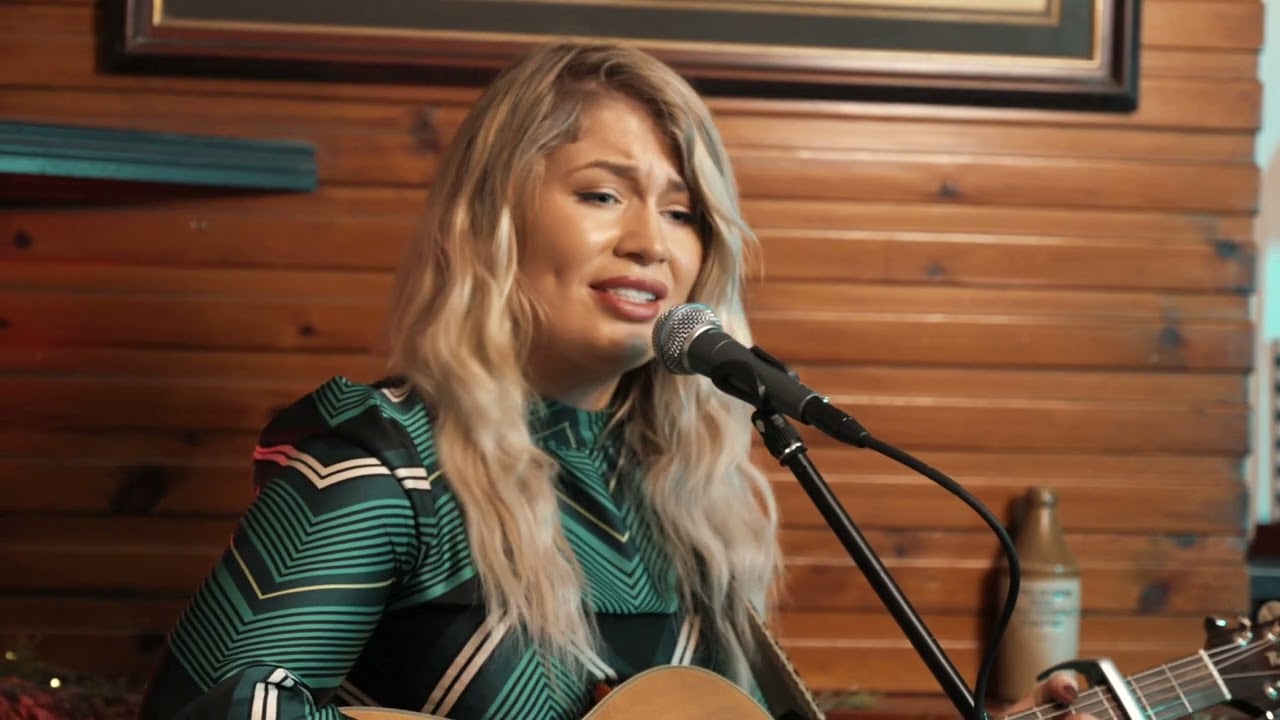 The Forge Sessions Vol.3 - A Spaceman Came Travelling - The Whistlin' Donkeys feat. Meadhbh Walsh