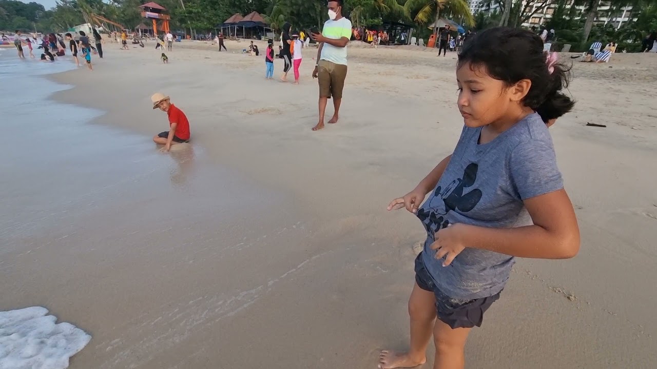 Aiden, Alyss and Ariohn at the beach