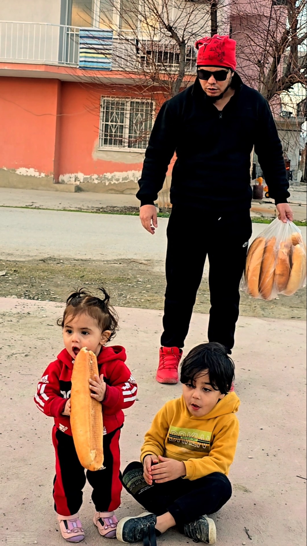 #حزين شاهد الاخلاق بين الصقار ماشاءلله