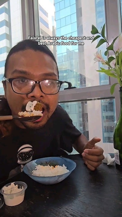 i-tried-the-cheapest-and-best-arabic-food-in-dubai-falafel-food