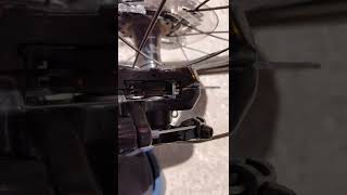 Bisiklet Mekanik disk fren balata hareketi. Bicycle Mechanical disc brake pad action. Resimi