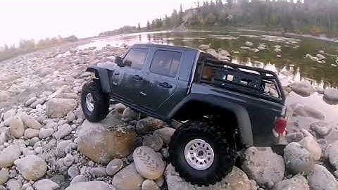 Axial scx10.3 jeep gladiator first run