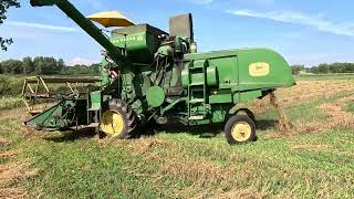 John Deere 45 combining oats 2023 4K