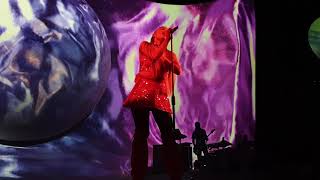 Download Lagu Ariana Grande - 'Dangerous Woman' Live (Sweetener Tour) MP3 Download Lagu Ariana Grande - 'Dangerous Woman' Live (Sweetener Tour) MP3