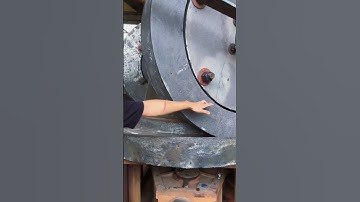 Rock gold ore, crushing and grinding to select gold#goldmining #gold #miningmachine  #machine