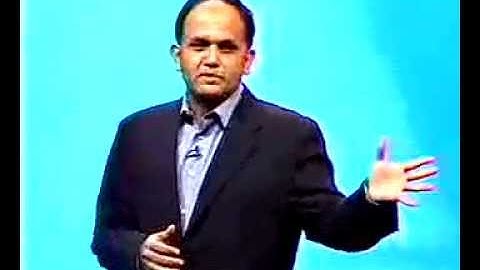 Macworld 2002: Apple introduces the iMac G4