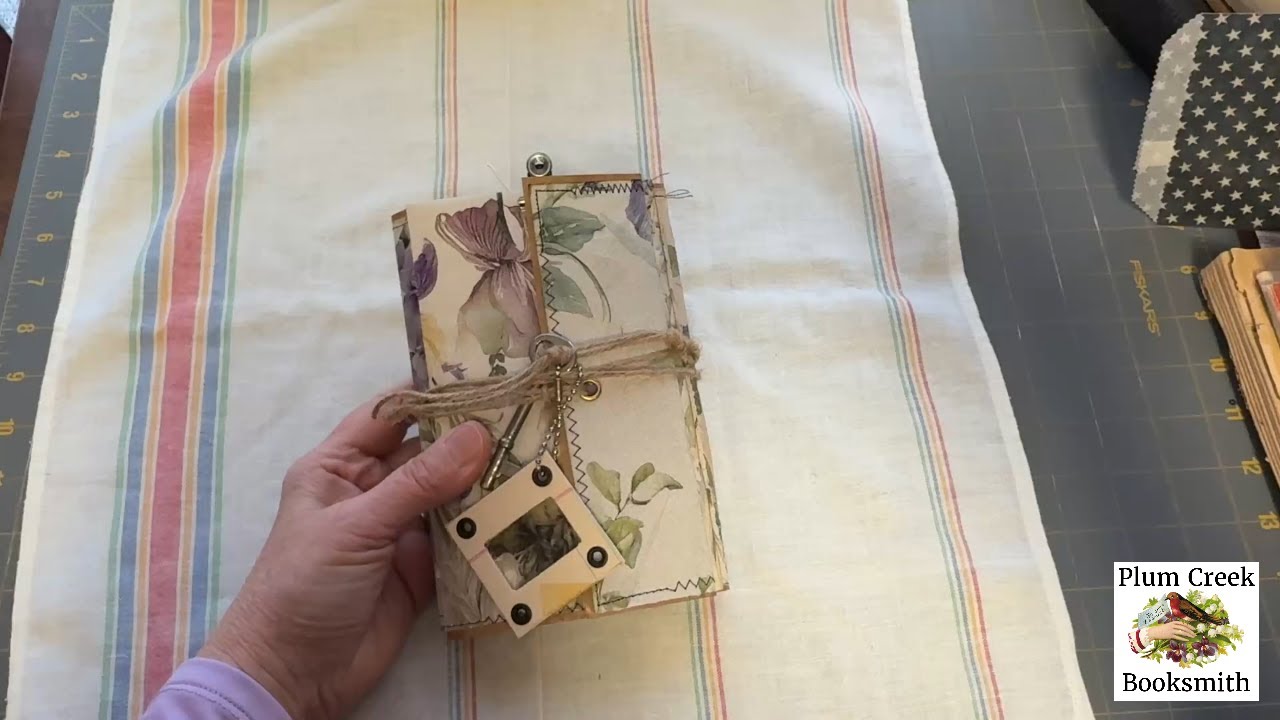 Iris, a three signature flip flop junk journal | 214