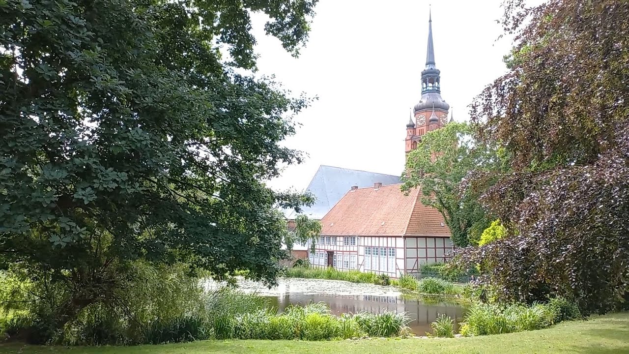 4 Tote nach schwerer Explosion in Itzehoe