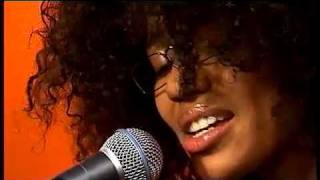 Nneka. Come with me (live)