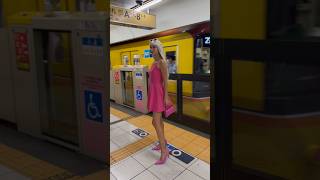 I just felt like a Barbie in Tokyo 💓 #tokyo #barbie #halloween #japan #shorts #shibuya