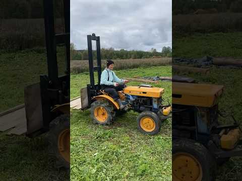 Минитрактористка на минитракторе 😁🚜 #аннажаки #карелия #строимдом #макжак