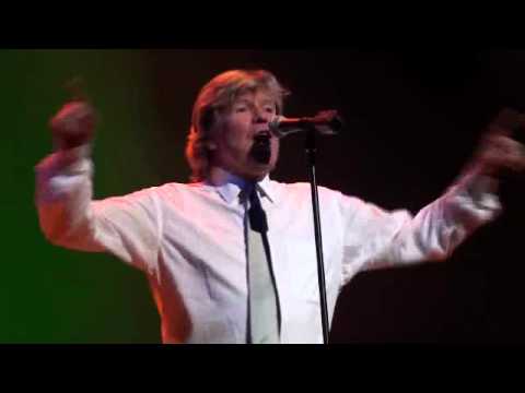 I'm Into Something Good [live] Herman's Hermits Starring Peter Noone 4.3.11