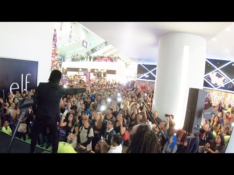 Éxito de Beto Cuevas en Universidad 1/9 | Fans Choice Awards® | Premios de Música | Presea Oficial