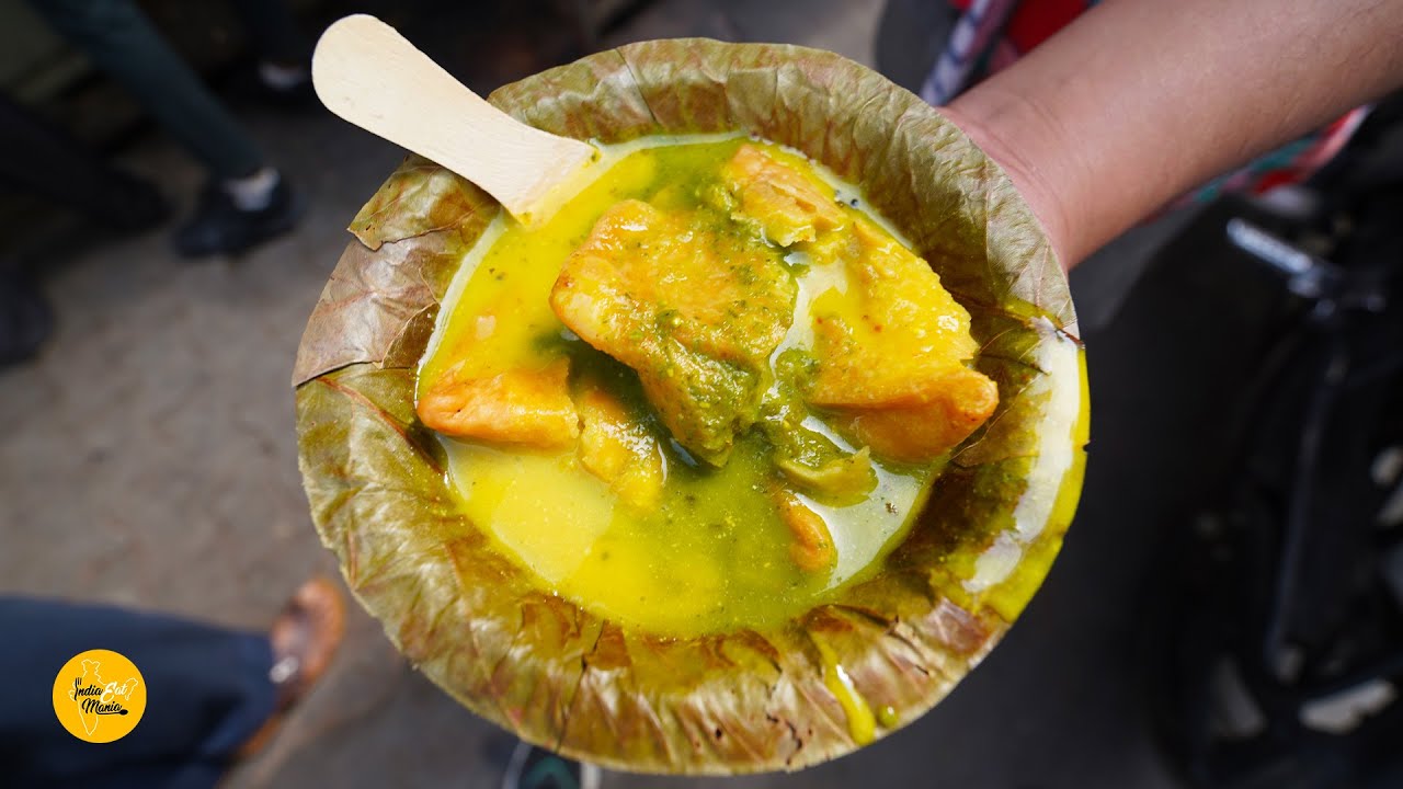 Most Famous Dau Kadhi Samosa of Jhansi Rs. 10/- Only l Jhansi Street Food | INDIA EAT MANIA
