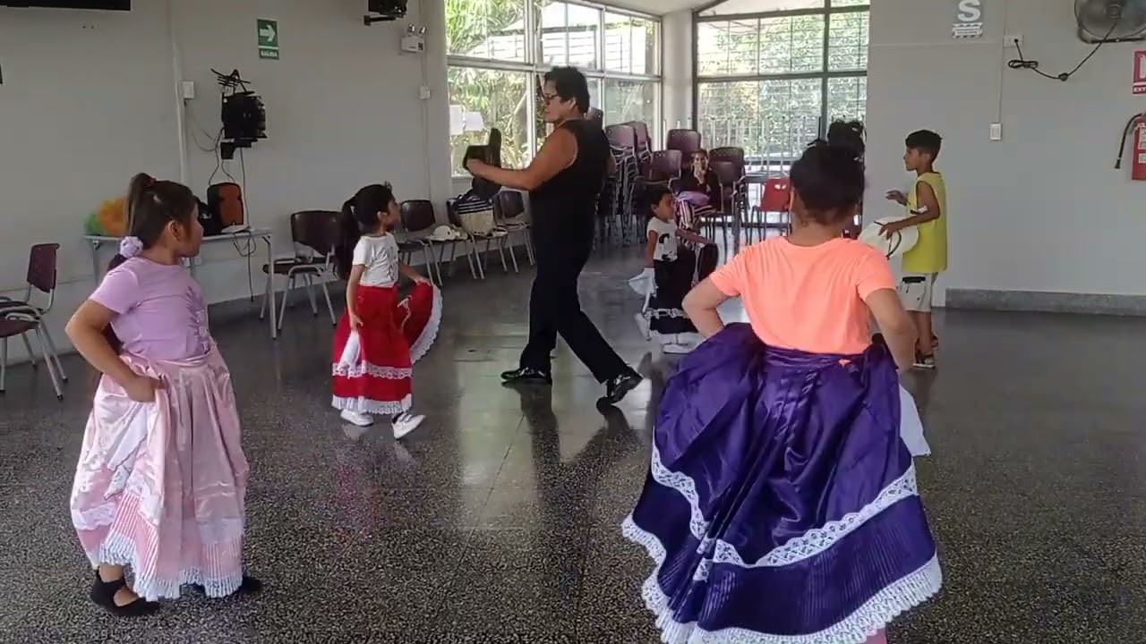 Marinera Norteña, vacaciones Útiles en la Universidad San Marcos.