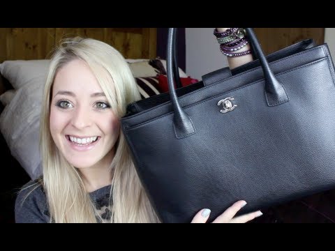 What's in my Bag? (& Chanel Executive Tote Review)