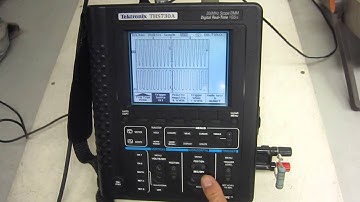Tektronix THS730A A handheld computer 200 MHz oscilloscope / DMM multimeter　動作確認