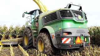 John Deere 9900i vs John Deere 9800i chopping corn | BIG Forage Harvesters | Maisernte 2022