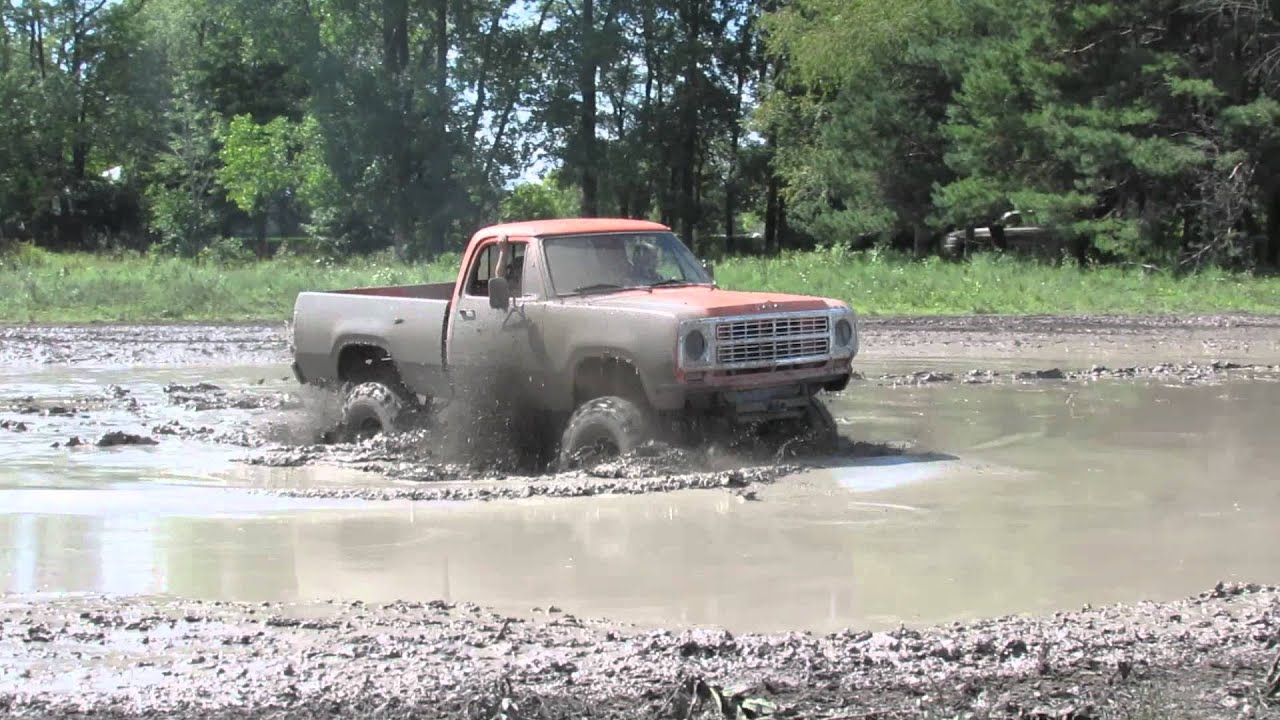 Old Dodge Mudding at Full Circle Mud Bog - YouTube