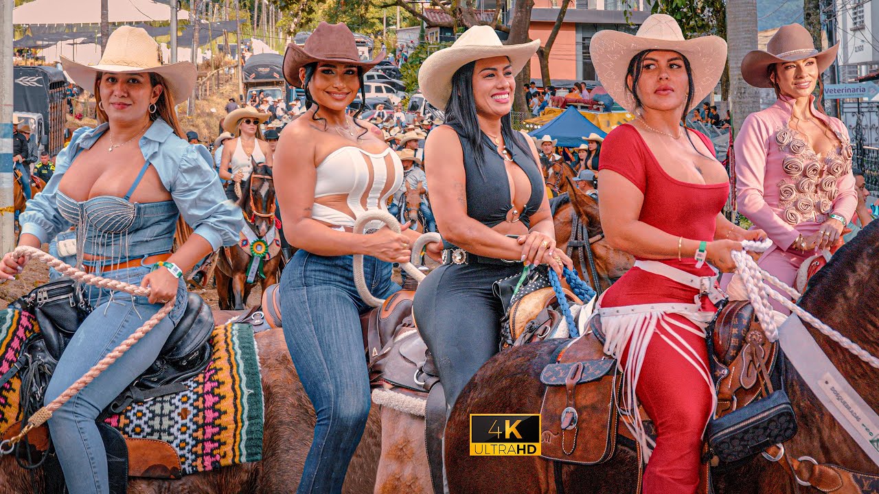 Hermosas Amazonas en la CABALGATA de Dos Quebradas - Risaralda 🐴 COLOMBIA 2025 🔥