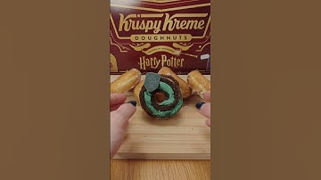 ⚡️ Trying the NEW Harry Potter x Krispy Kreme SLYTHERIN Donut 🐍🍩 | UK Dessert Review