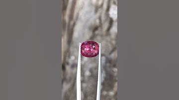 Luc Yen Spinel stone surface is beautiful red.  have a natural courage..beautiful red bottom, so nee