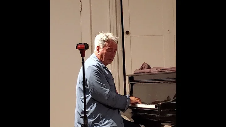 Robin Hirsch performs at Revelation Gallery 10.19.21