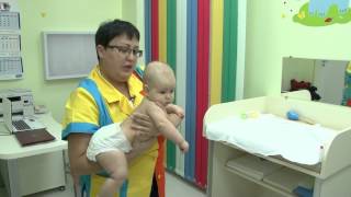 Как правильно носить малыша на руках? Как правильно носить малыша на руках?