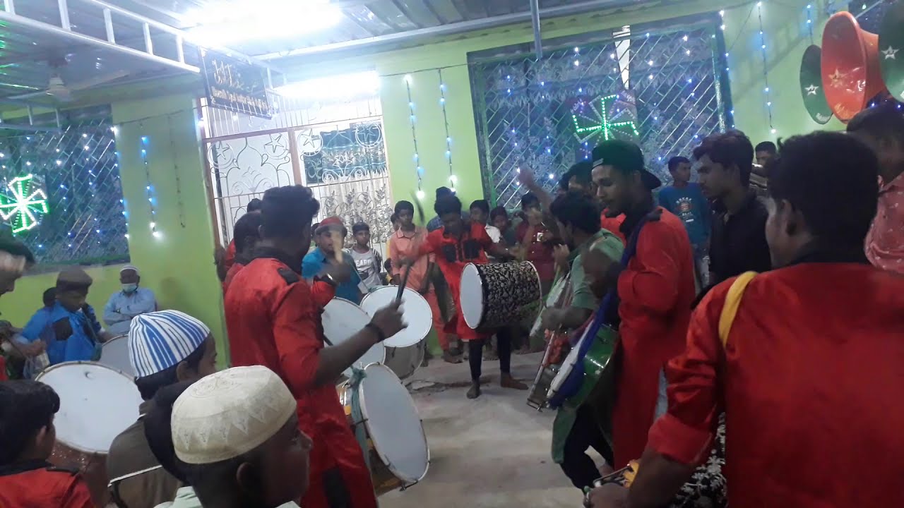 Tipu band v/s Khaja band