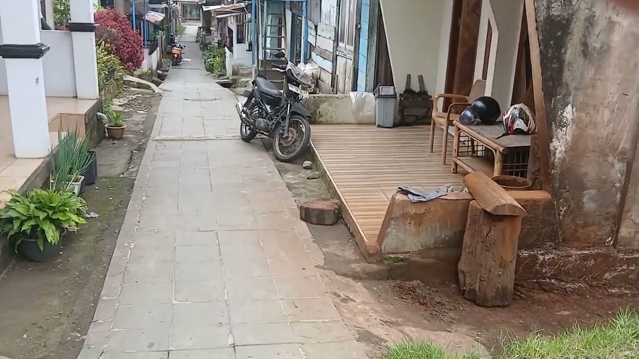 Petite ruelle/Gang kecil...