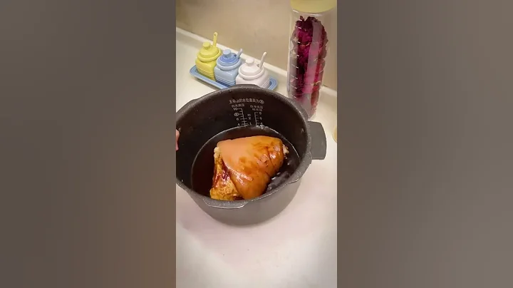 比脆皮猪肘还好吃的黑椒猪手，原来有电饭煲就可以做出来，小白也轻松驾驭#电饭锅美食 #猪肘子 #猪手 - 天天要闻