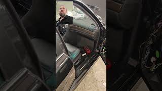 Krásna klasika ožíva! 🎵 BMW 740i – Audio upgrade s Hertz a DSP Musway M8