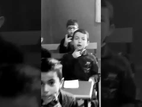 أطفال لبنان يتغنون بشعر أحمد مكاوي أبي أنت نور جرى في دمي