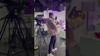 New Zealand Native Emma G Performs Live Impromptu For T2T