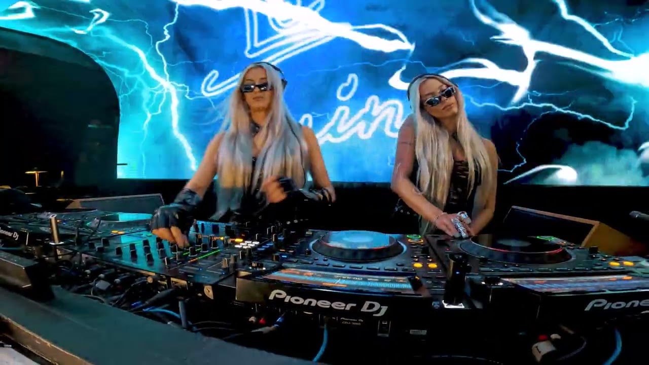 Artist gallery video 1