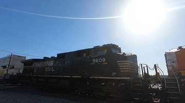 Norfolk Southern Dash 9 on BNSF intermodal