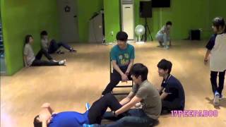 130720 seventeen tv seunggwan unique way of doing situps