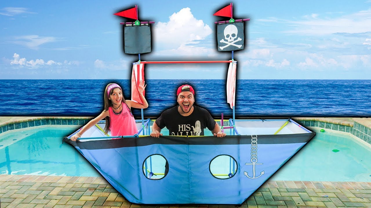 CONSTRUÍ UM BARCO GIGANTE E TESTEI NA PISCINA !!