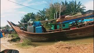 Kapal Nelayan di PANTAI LABU Deli Serdang Sumatrra Utara